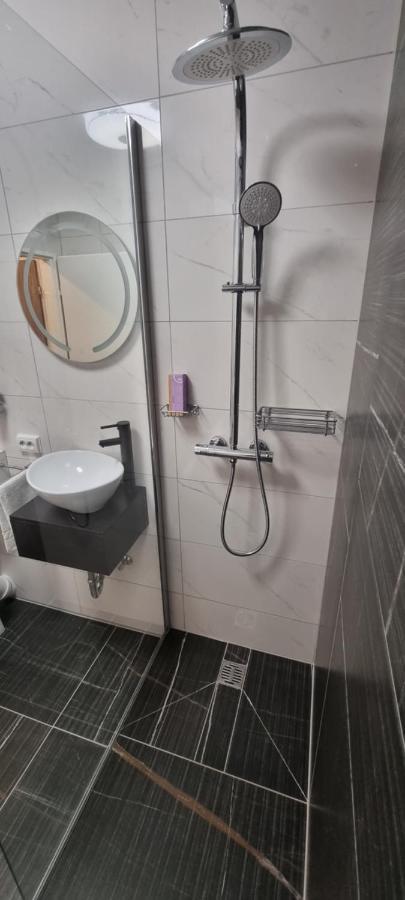 Studio-Apartment ' Andrei 1 ' - Neu In نوبورغ آن دي دوناو المظهر الخارجي الصورة